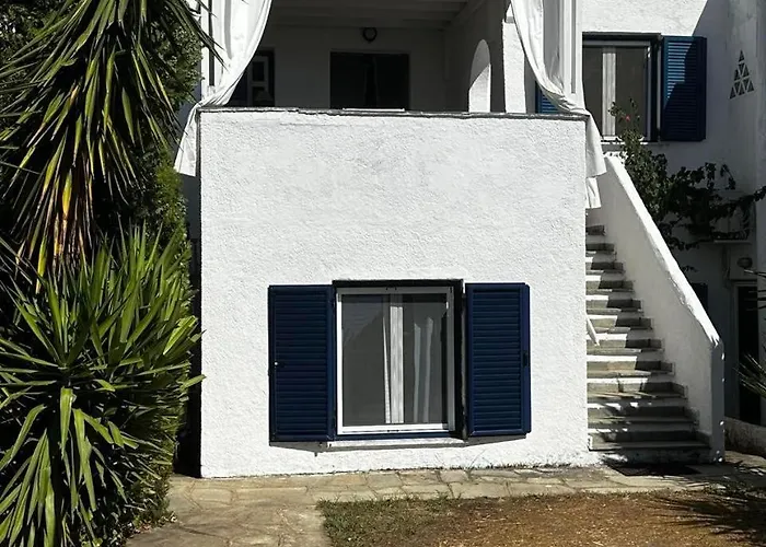 Greek White House * Toroni