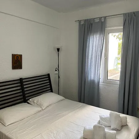 Greek White House * Торони