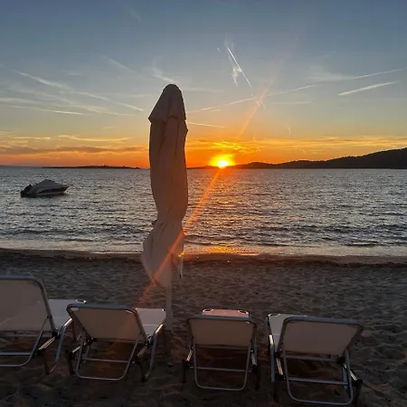 Greek White House * Торони