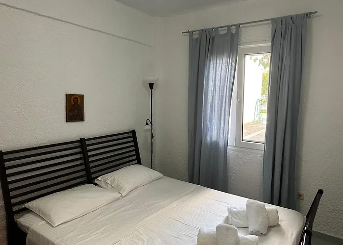 Greek White House * Toroni