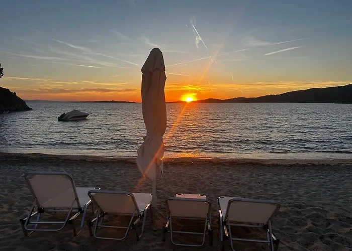 Greek White House * Toroni